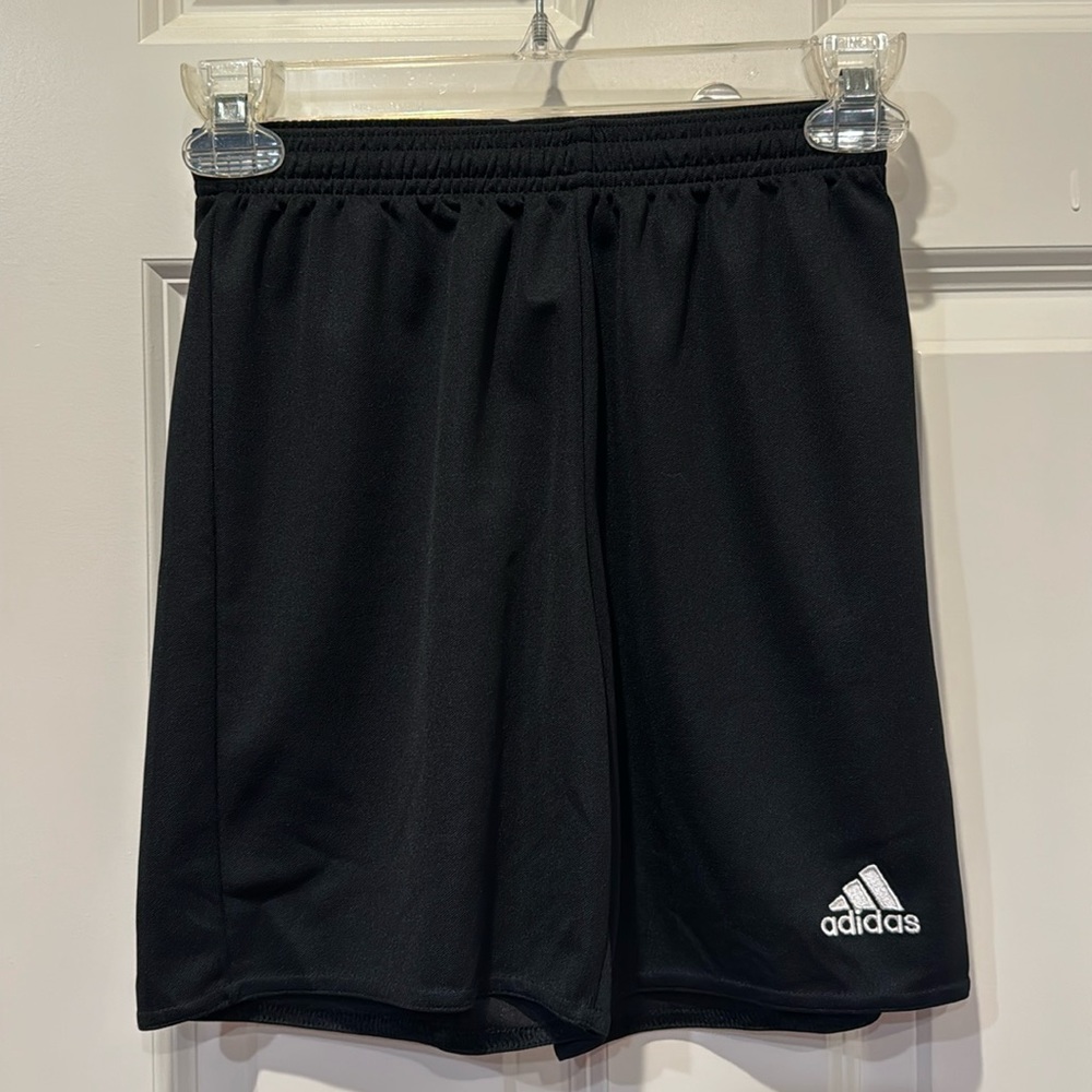 Adidas youth climalite soccer shorts - black size M (11-12Y).
